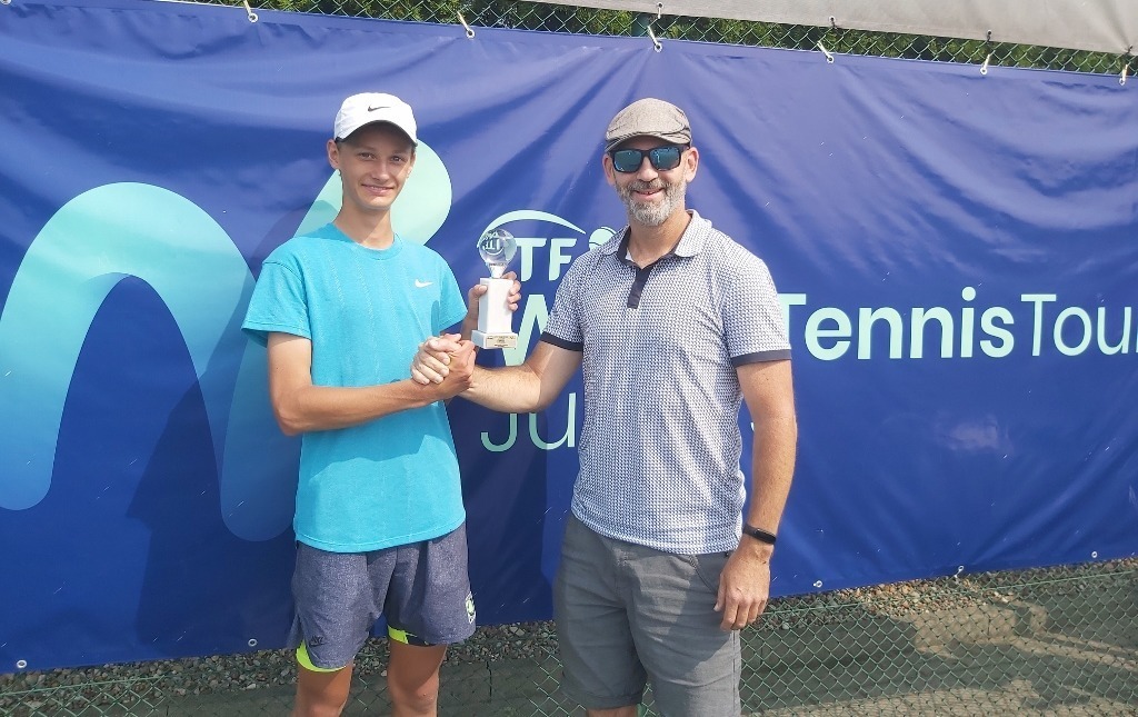 Zdjęcie do Gabriel Łosiewicz zwycięzcą ITF World Junior Tennis Tur w Puszczykowie!