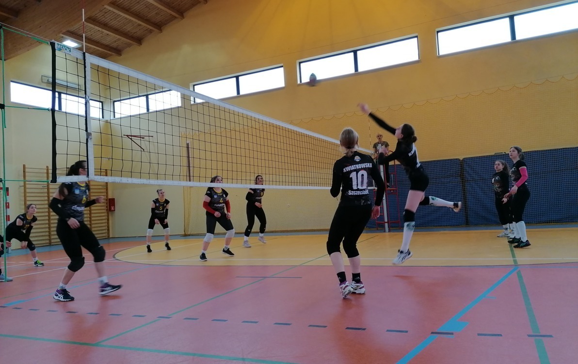 Zdjęcie do Noworoczny Turniej w piłce siatkowej kadetek