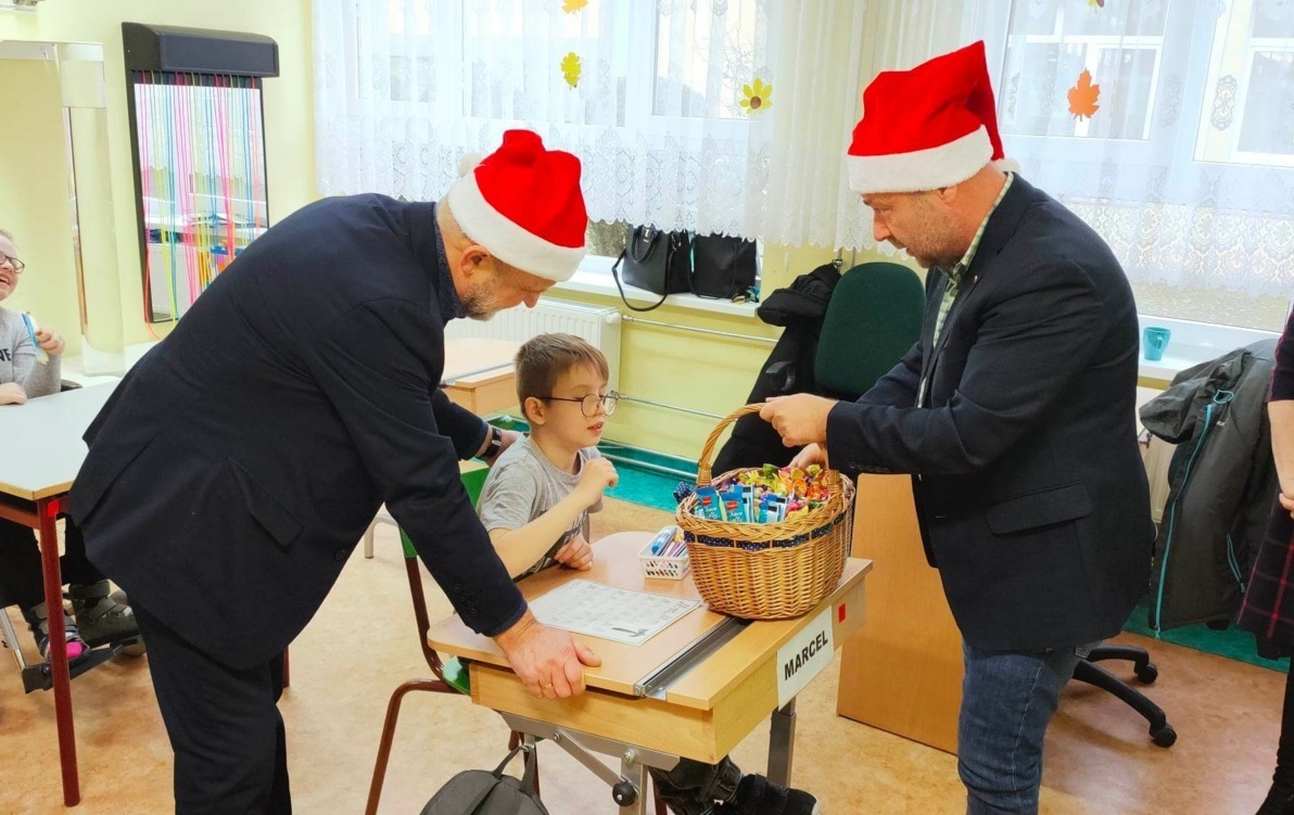 Zdjęcie do Pracowity dzień Mikołaj&oacute;w 