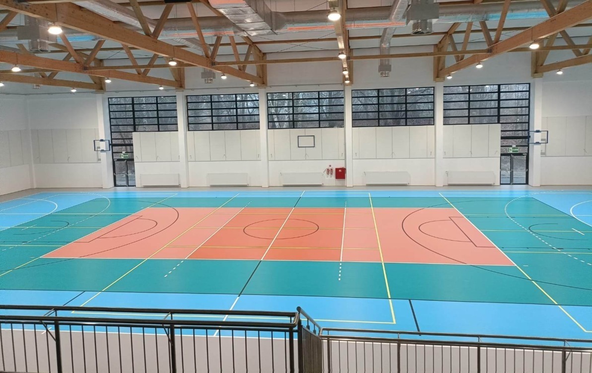 Zdjęcie do Budowa hali sportowej przy ZS Nr 1 powoli zbliża się do końca