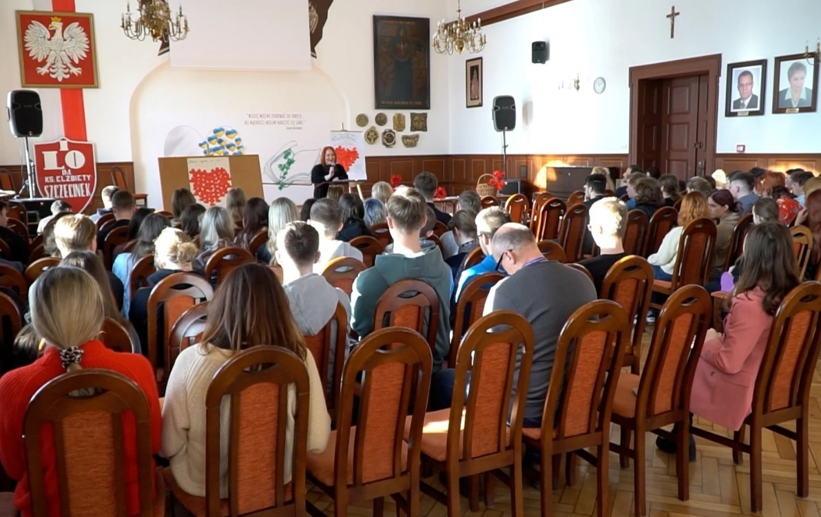 Zdjęcie do Rozmawiali z uczniami o miłości&hellip;