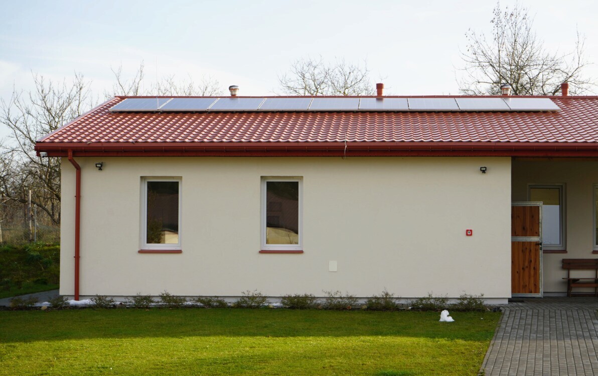 Zdjęcie do Budynek inwentarski wyposażony w panele fotowoltaiczne i pompę ciepła