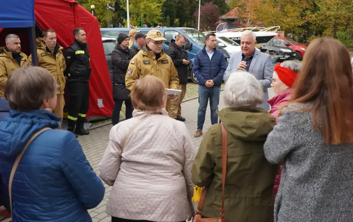Zdjęcie do Festyn Bezpieczeństwa&ndash; mieszkańcy uczyli się ratować życie i chronić się przed czadem