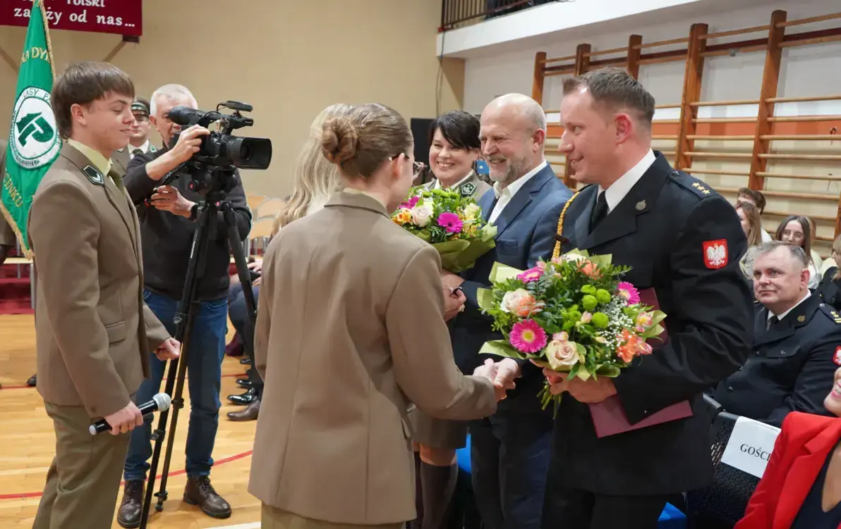 Zdjęcie do Ślubowanie młodych strażak&oacute;w i leśnik&oacute;w