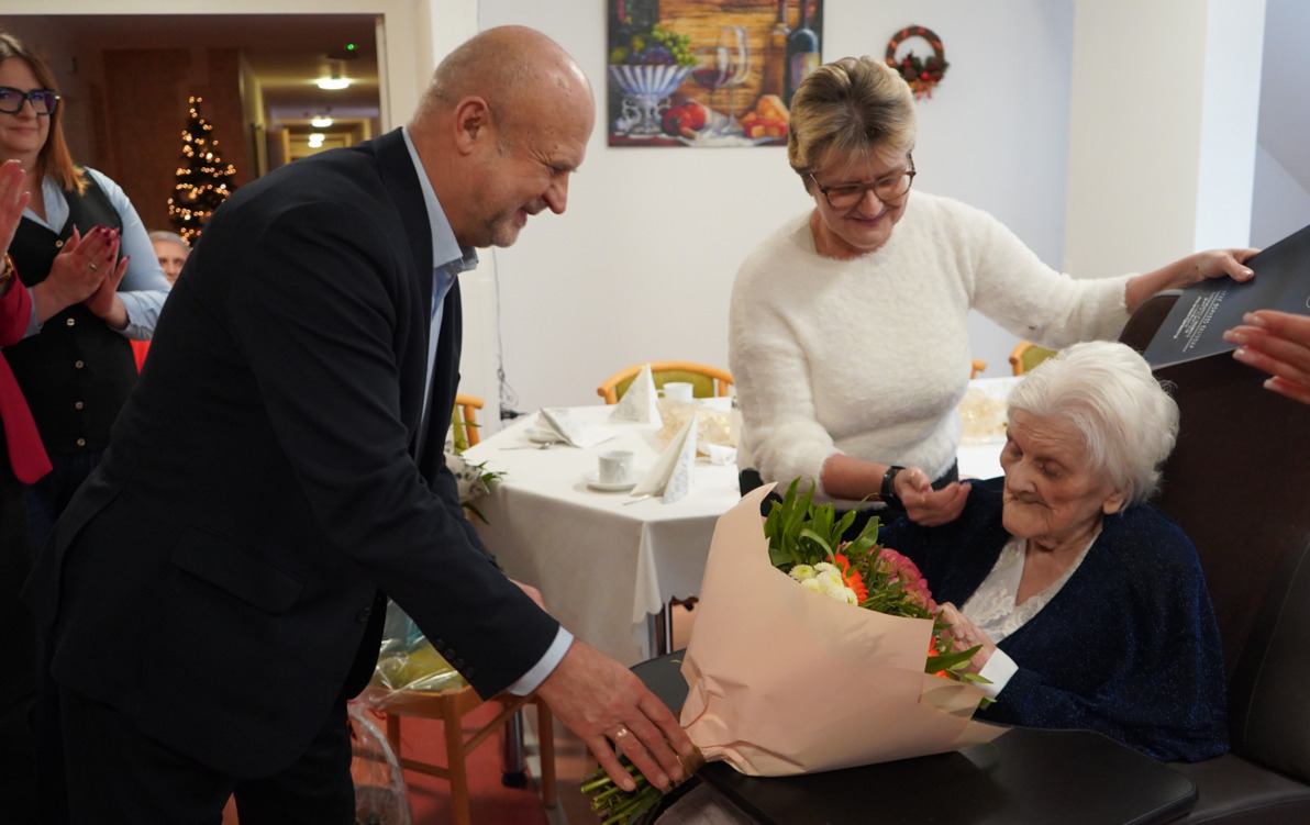 Zdjęcie do Wyjątkowy jubileusz mieszkanki DPS w Bornem Sulinowie