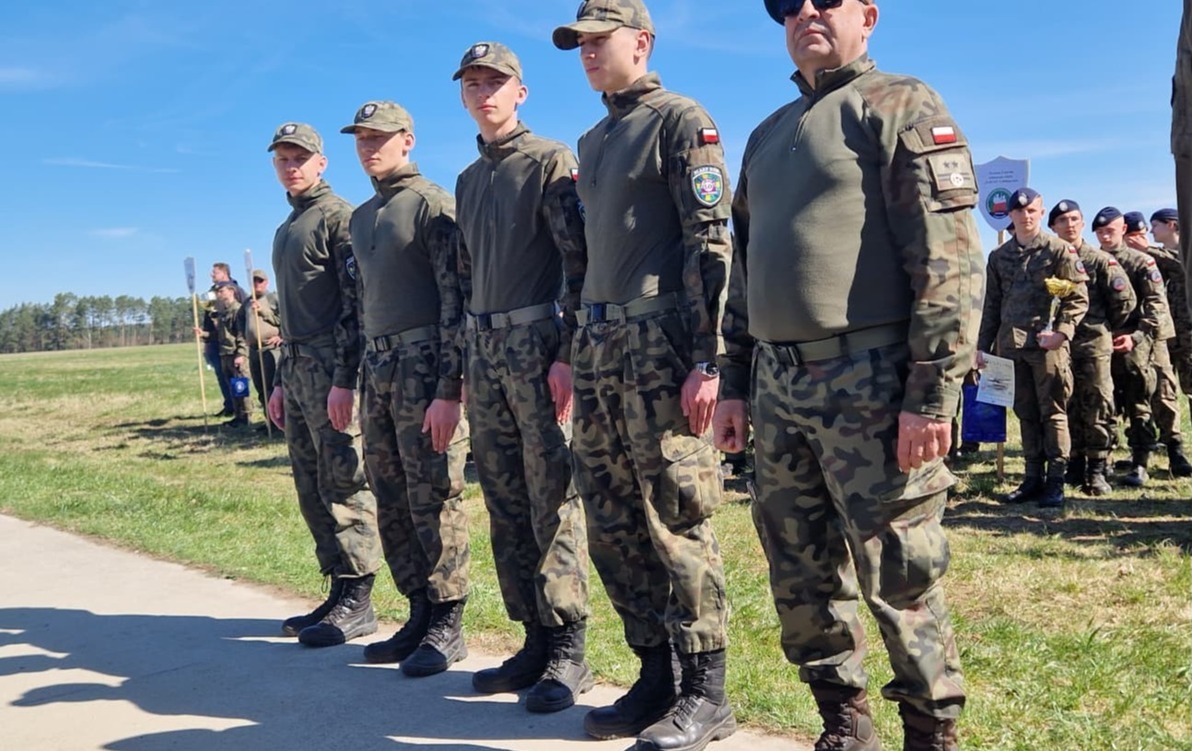 Zdjęcie do Białoborscy kadeci najlepsi w Og&oacute;lnopolskich Mistrzostwach Klas Mundurowych  na Poligonie Drawskim