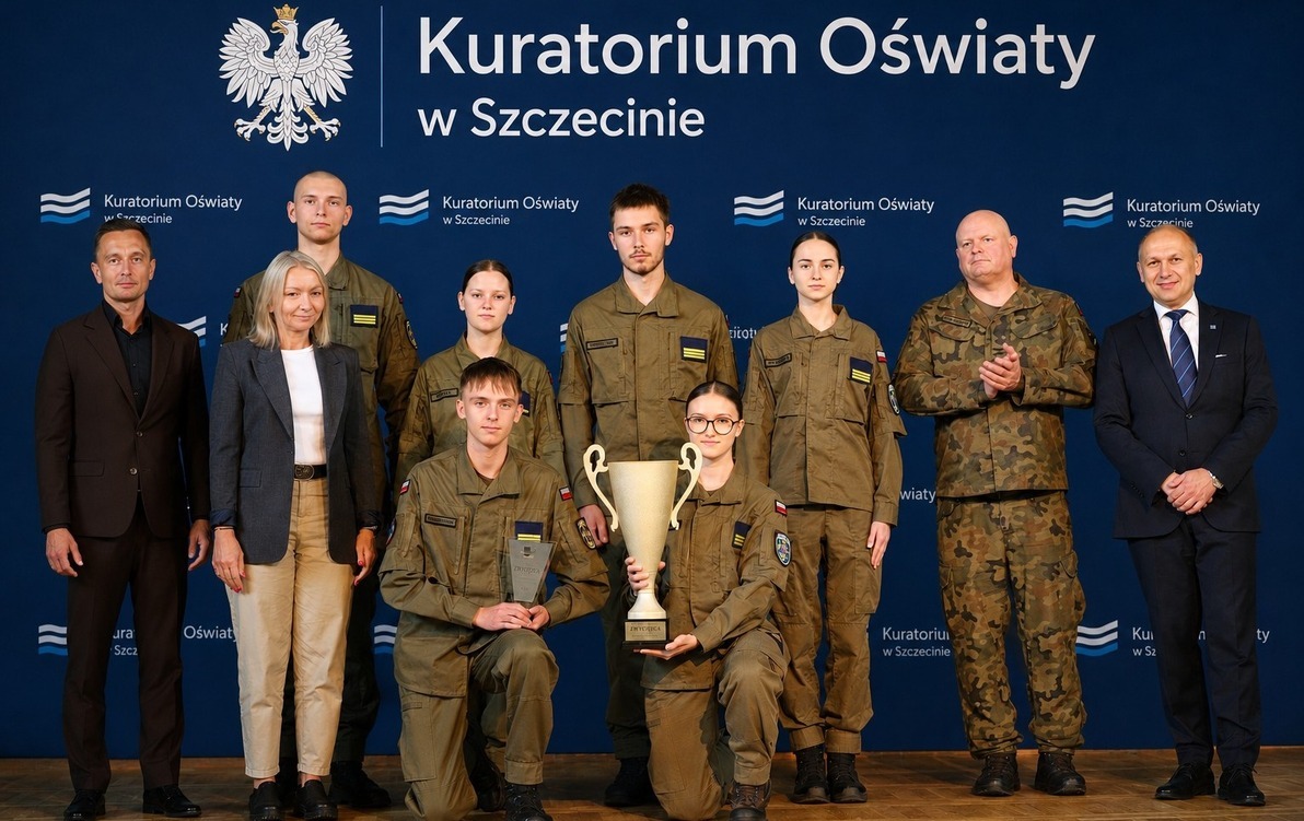 Zdjęcie do Historia pisana złotem &ndash; ZS Nr 7 ponownie zwycięża Ligę Zachodniopomorskich Klas Mundurowych
