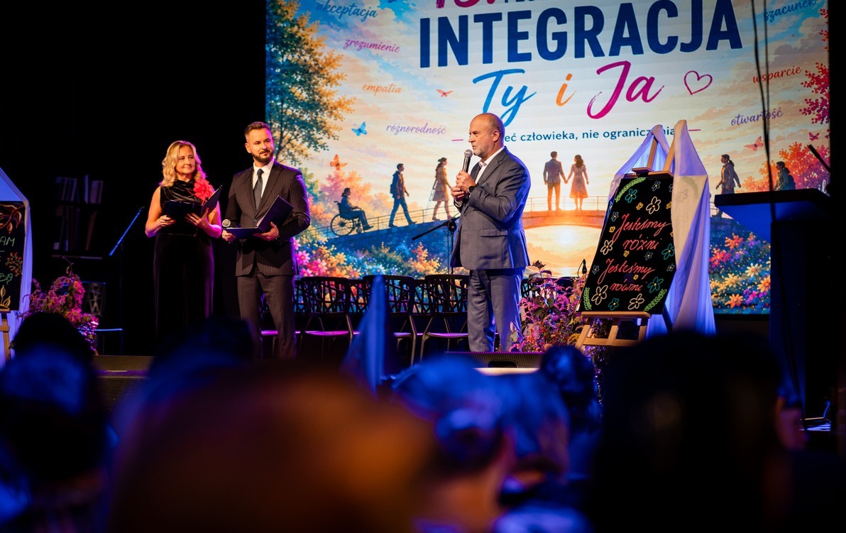 Zdjęcie do 13. Mały Festiwal Filmowy &bdquo;Integracja Ty i Ja&rdquo; &ndash; wiecz&oacute;r, kt&oacute;ry porwał wszystkich do tańca