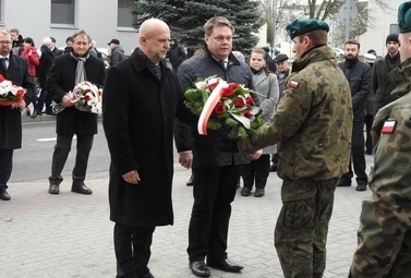 Zdjęcie do Oddali hołd bohaterom