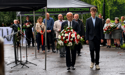 Zdjęcie do Oddali hołd bohaterom w 82. rocznicę Godziny &bdquo;W&rdquo;