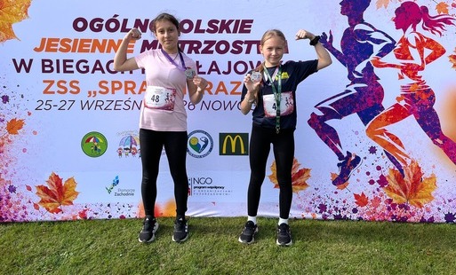 Zdjęcie do Złote medale zawodniczek UKS Victoria Szczecinek w Nowogardzie